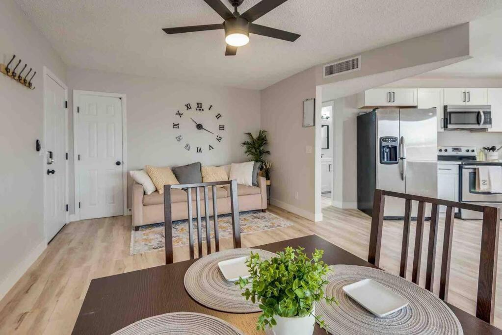 Cozy Home! 16 Min Away From Strip And Fremont Las Vegas Exterior foto